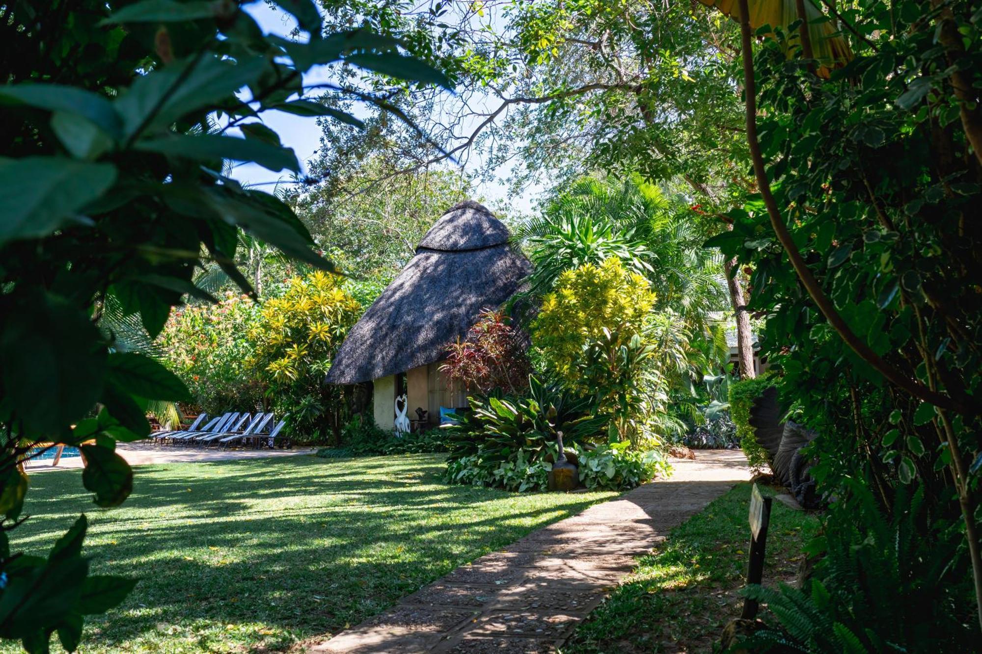 Bayete Guest Lodge Victoria Falls Exterior foto